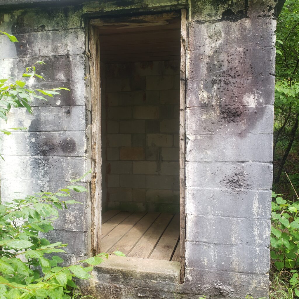 abandoned building at sloppy floyd state park
